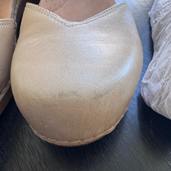 Women’s Dansko Tan Leather Slingback Clog with Floral Cutouts - Picture 6 of 9